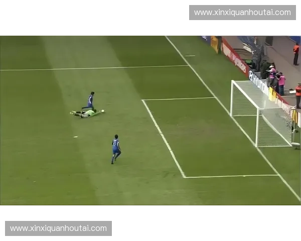 2006年世界杯决赛回顾：意大利点球大战战胜法国捧起冠军奖杯